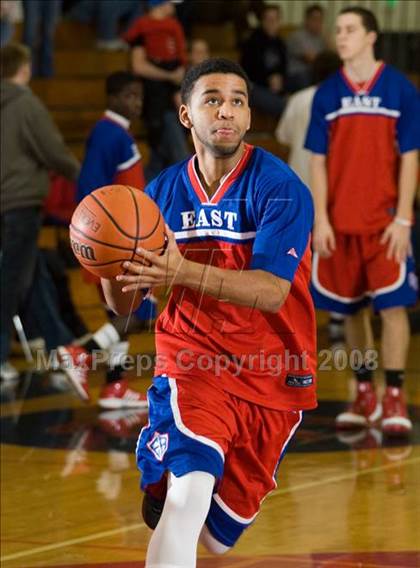 Thumbnail 3 in Clovis East vs East Bakersfield (Modesto Christian Classic)  photogallery.