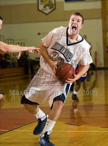 Thumbnail 3 in Clovis East vs East Bakersfield (Modesto Christian Classic)  photogallery.