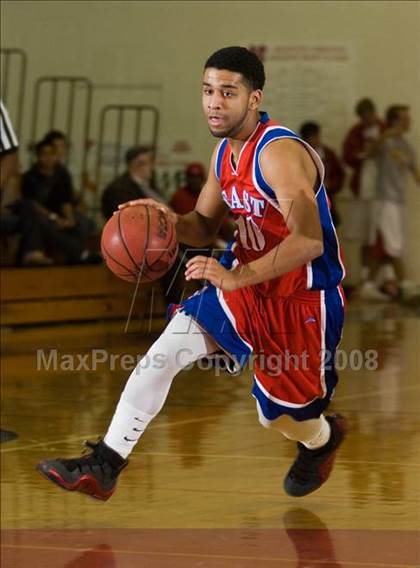 Thumbnail 3 in Clovis East vs East Bakersfield (Modesto Christian Classic)  photogallery.