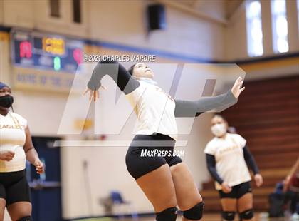 Thumbnail 3 in Douglas Byrd @ Cape Fear photogallery.