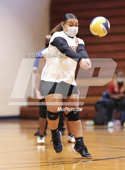 Thumbnail 1 in Douglas Byrd @ Cape Fear photogallery.