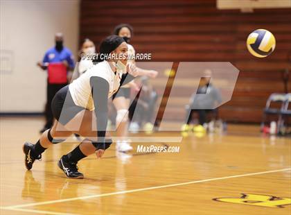 Thumbnail 2 in Douglas Byrd @ Cape Fear photogallery.