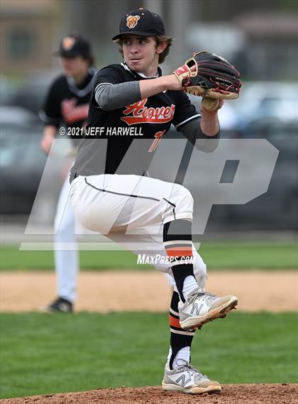 Thumbnail 3 in Mentor @ Hoover photogallery.