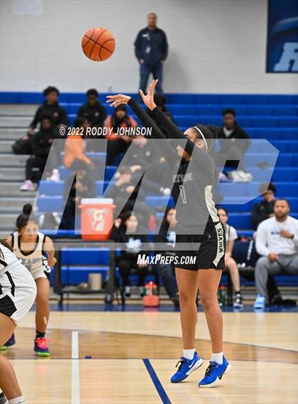 Thumbnail 3 in Westside vs. Sam Rayburn (McDonald's Texas Invitational) photogallery.
