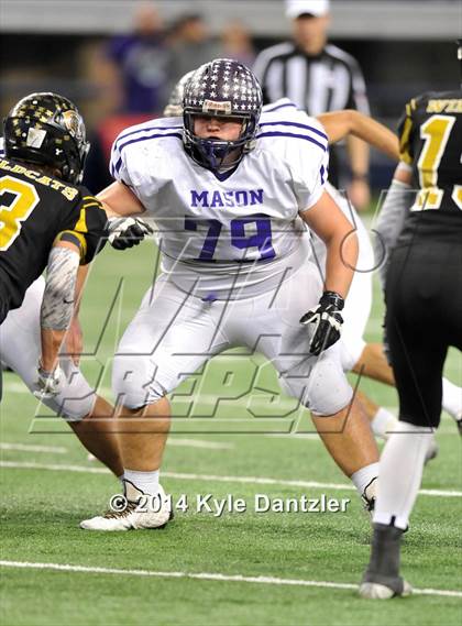 Thumbnail 1 in Canadian vs. Mason (UIL 2A Division 1 Final) photogallery.
