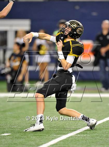 Thumbnail 1 in Canadian vs. Mason (UIL 2A Division 1 Final) photogallery.
