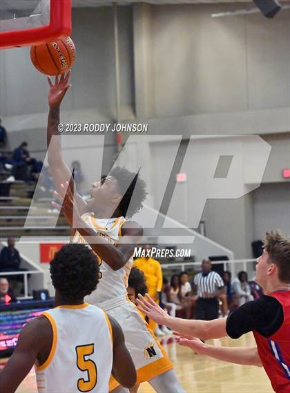 Thumbnail 2 in Midway vs. Nimitz (McDonald's Texas Invitational) photogallery.