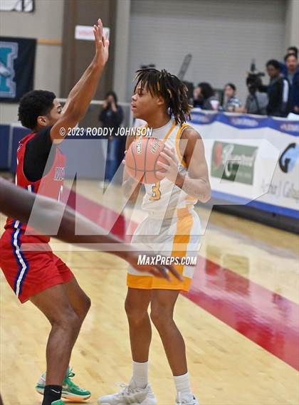 Thumbnail 1 in Midway vs. Nimitz (McDonald's Texas Invitational) photogallery.