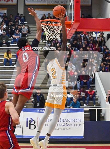 Thumbnail 3 in Midway vs. Nimitz (McDonald's Texas Invitational) photogallery.