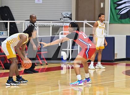 Thumbnail 2 in Midway vs. Nimitz (McDonald's Texas Invitational) photogallery.
