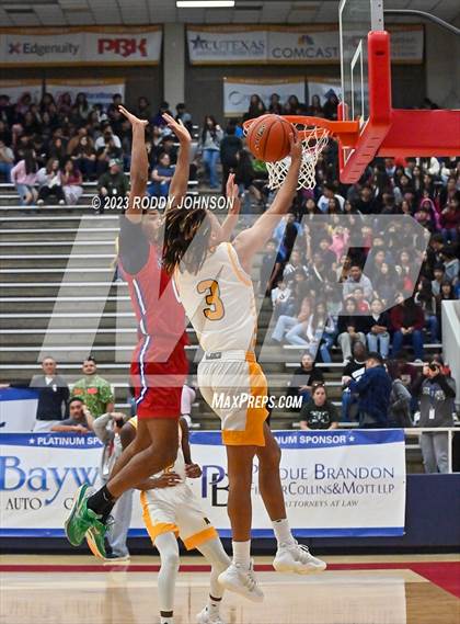 Thumbnail 3 in Midway vs. Nimitz (McDonald's Texas Invitational) photogallery.