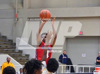 Thumbnail 2 in Midway vs. Nimitz (McDonald's Texas Invitational) photogallery.