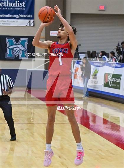 Thumbnail 2 in Midway vs. Nimitz (McDonald's Texas Invitational) photogallery.