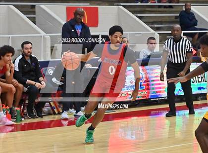 Thumbnail 2 in Midway vs. Nimitz (McDonald's Texas Invitational) photogallery.