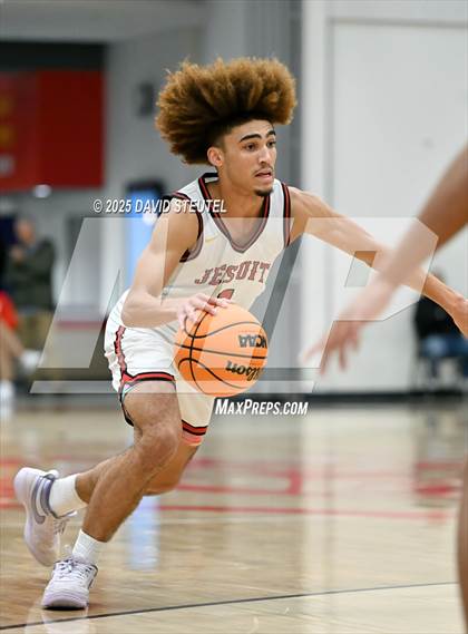 Thumbnail 1 in Archbishop Mitty vs. Jesuit (Fr. Barry Christmas Classic) photogallery.