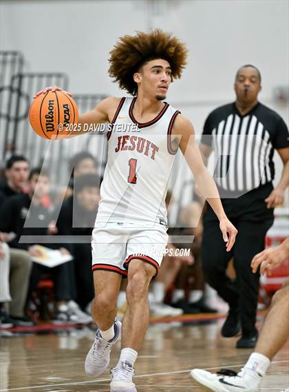 Thumbnail 3 in Archbishop Mitty vs. Jesuit (Fr. Barry Christmas Classic) photogallery.