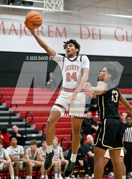 Thumbnail 3 in Archbishop Mitty vs. Jesuit (Fr. Barry Christmas Classic) photogallery.