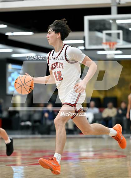 Thumbnail 2 in Archbishop Mitty vs. Jesuit (Fr. Barry Christmas Classic) photogallery.