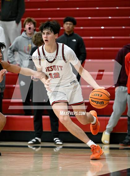 Thumbnail 2 in Archbishop Mitty vs. Jesuit (Fr. Barry Christmas Classic) photogallery.