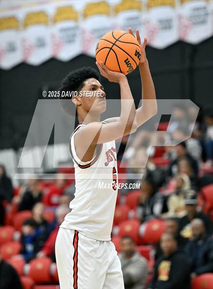 Thumbnail 1 in Archbishop Mitty vs. Jesuit (Fr. Barry Christmas Classic) photogallery.