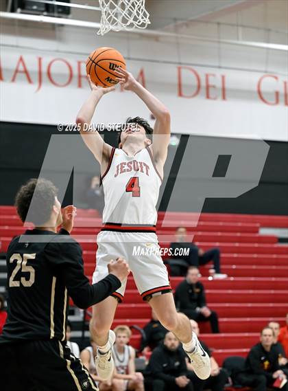 Thumbnail 1 in Archbishop Mitty vs. Jesuit (Fr. Barry Christmas Classic) photogallery.
