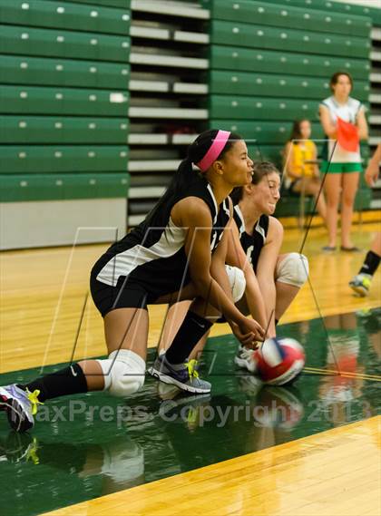 Thumbnail 3 in Ford City vs. Highlands (Open Tournament) photogallery.