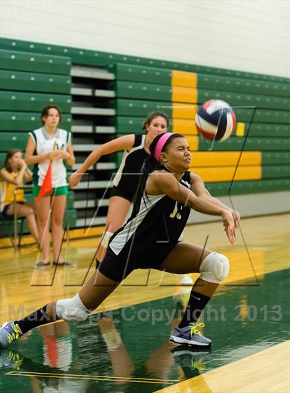 Thumbnail 3 in Ford City vs. Highlands (Open Tournament) photogallery.