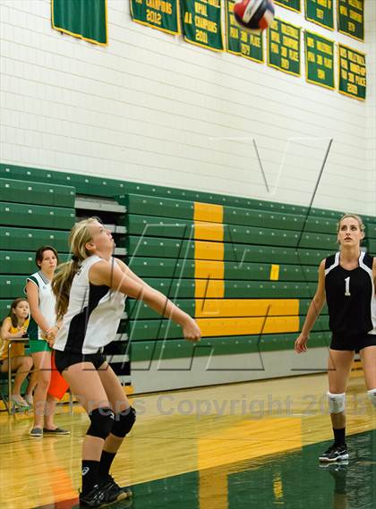 Thumbnail 1 in Ford City vs. Highlands (Open Tournament) photogallery.