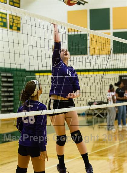 Thumbnail 1 in Ford City vs. Highlands (Open Tournament) photogallery.