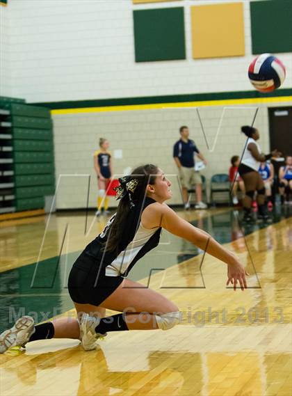Thumbnail 1 in Ford City vs. Highlands (Open Tournament) photogallery.