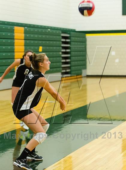 Thumbnail 2 in Ford City vs. Highlands (Open Tournament) photogallery.