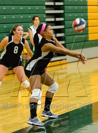 Thumbnail 1 in Ford City vs. Highlands (Open Tournament) photogallery.