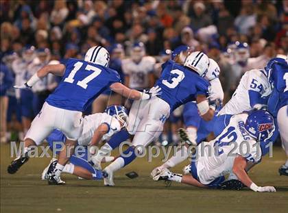 Thumbnail 3 in Highlands vs. Covington Catholic (KHSAA Class 4A Commonwealth Gridiron Bowl) photogallery.