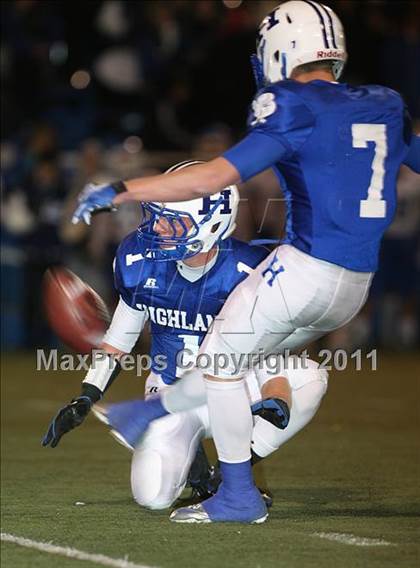 Thumbnail 3 in Highlands vs. Covington Catholic (KHSAA Class 4A Commonwealth Gridiron Bowl) photogallery.