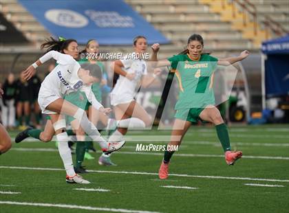Thumbnail 3 in Seattle Prep vs Roosevelt (WIAA 3A Final) photogallery.