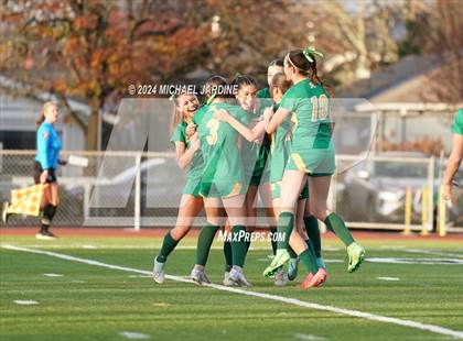 Thumbnail 1 in Seattle Prep vs Roosevelt (WIAA 3A Final) photogallery.