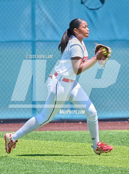 Thumbnail 3 in Carondelet vs. Cardinal Newman (CIF NCS Division 2 Final) photogallery.