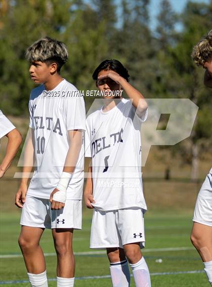 Thumbnail 2 in Kent Denver vs Delta (CHSAA 3A Round 1)) photogallery.