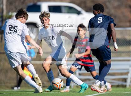 Thumbnail 2 in Kent Denver vs Delta (CHSAA 3A Round 1)) photogallery.