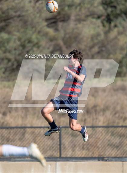 Thumbnail 2 in Kent Denver vs Delta (CHSAA 3A Round 1)) photogallery.