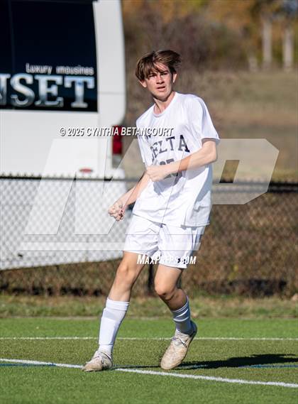 Thumbnail 3 in Kent Denver vs Delta (CHSAA 3A Round 1)) photogallery.