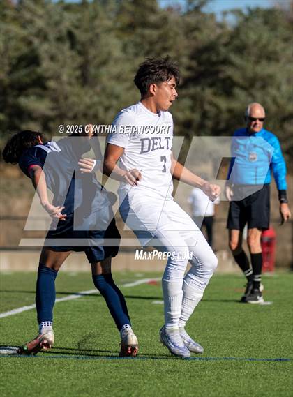 Thumbnail 2 in Kent Denver vs Delta (CHSAA 3A Round 1)) photogallery.