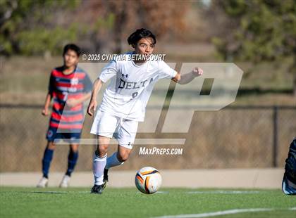 Thumbnail 2 in Kent Denver vs Delta (CHSAA 3A Round 1)) photogallery.
