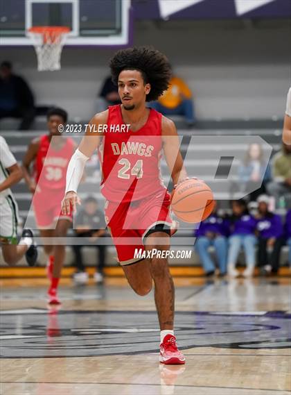 Thumbnail 2 in Cathedral vs. Evansville Bosse (Sneakers for Santa Shootout) photogallery.