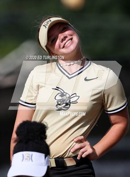 Thumbnail 3 in Sprayberry @ Lassiter photogallery.