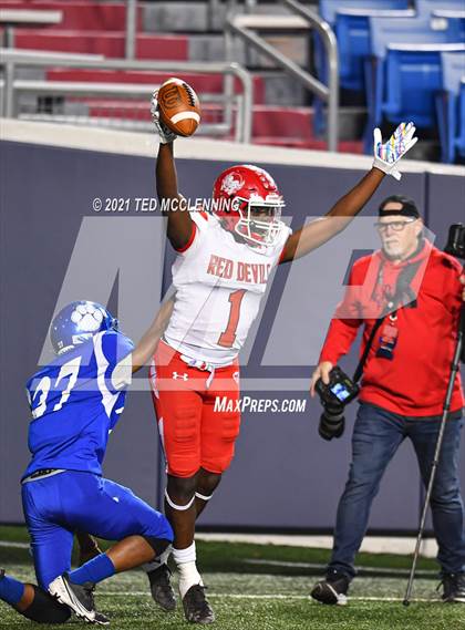 Thumbnail 1 in Mountain Pine vs. Strong (AAA 8 on 8 Final) photogallery.