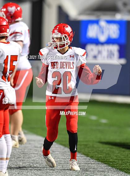 Thumbnail 3 in Mountain Pine vs. Strong (AAA 8 on 8 Final) photogallery.