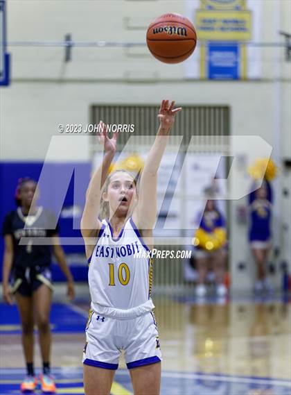 Thumbnail 3 in New Haven @ East Noble photogallery.