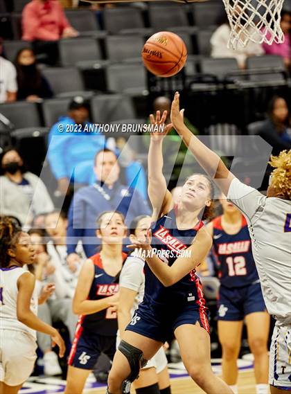 Thumbnail 3 in La Salle vs Oakland Tech (CIF State D3 Final) photogallery.