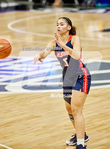 Thumbnail 2 in La Salle vs Oakland Tech (CIF State D3 Final) photogallery.